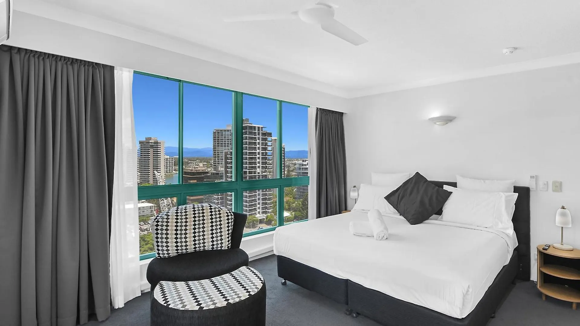Crown Tower By Serain Residences Gold Coast 0*,